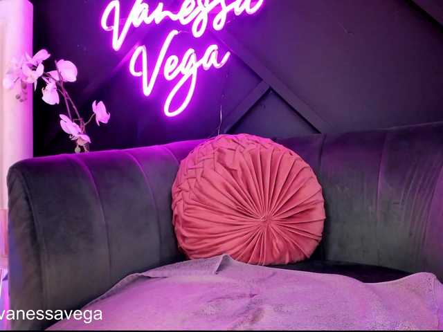 Fotografie VanessaVega follow me on ig @realvanessavegaCome have fun with me papi♥ random level 88 spank me 69 Like me 22♥ wave 122♥ #squirt #bigboobs #interactivetoy #teen #cum
